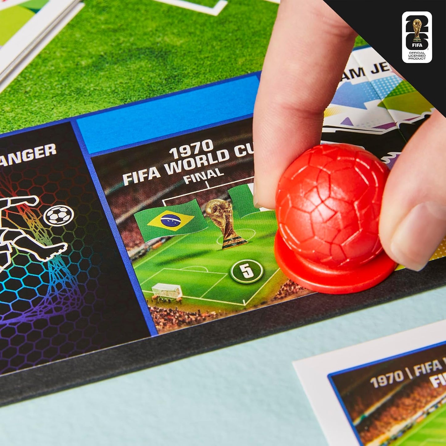 Monopoly Panini Prizm: Juego de mesa de fútbol de la Copa Mundial d...