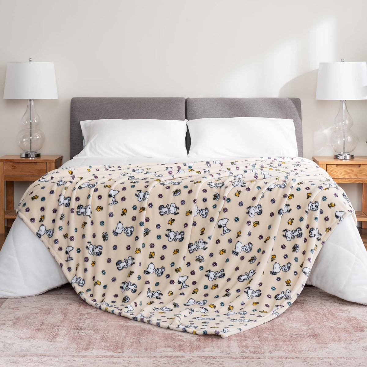 Berkshire Blanket Peanuts® VelvetLoft® Manta de Felpa de Personaje...
