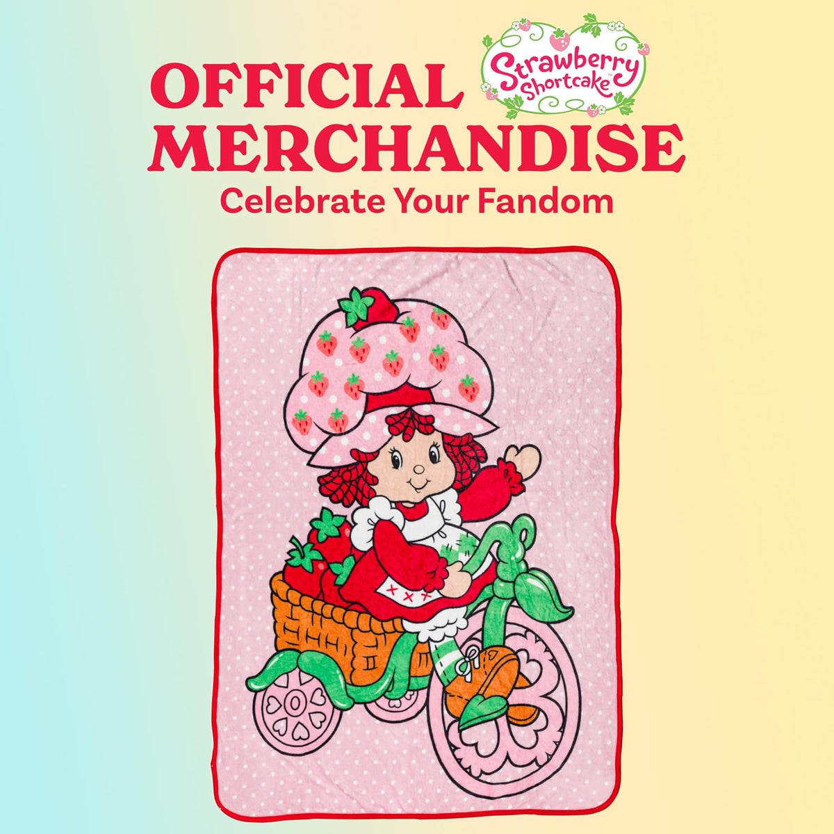 Manta de forro polar Silver Buffalo Strawberry Shortcake en bicicle...