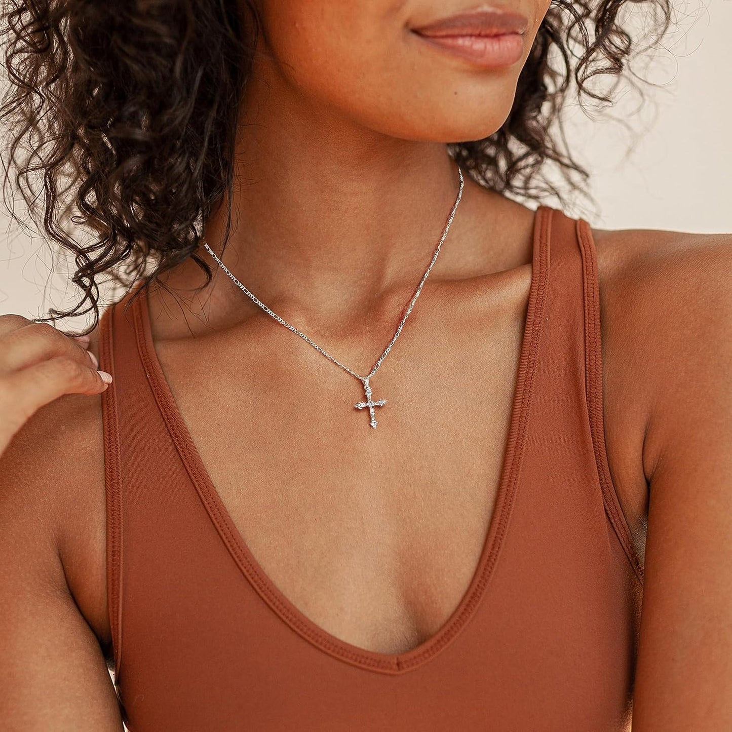 Collar de cruz para mujer, collar de doble cruz chapada en oro de 1...