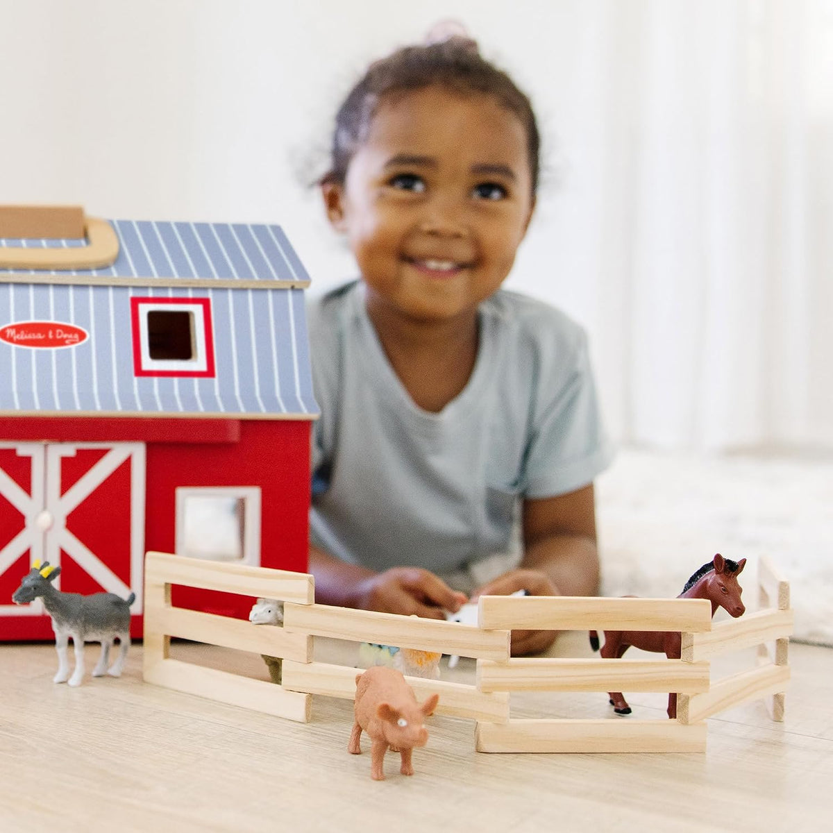 melissa &amp; doug Fold and Go de madera granero, Versión estándar,...