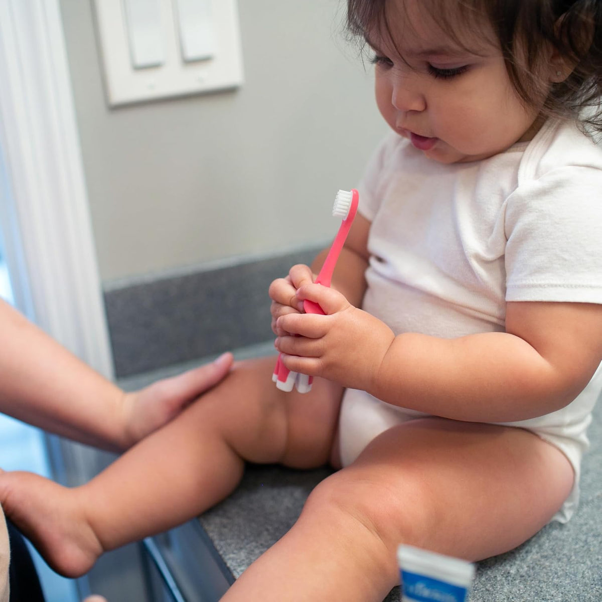 Dr. Brown's Cepillo de dientes para bebés y niños pequeños, ele...