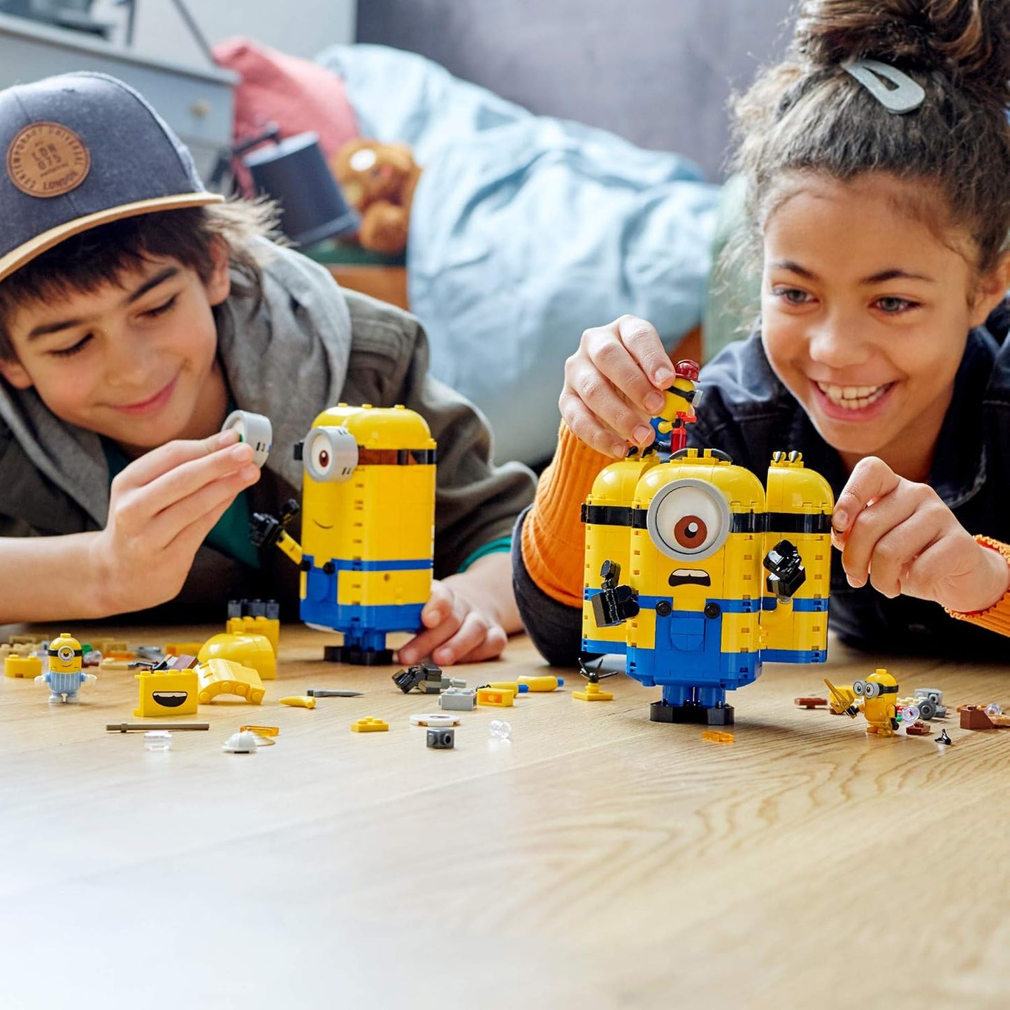LEGO Minions: El surgimiento de Gru: Minions construidos con ladril...