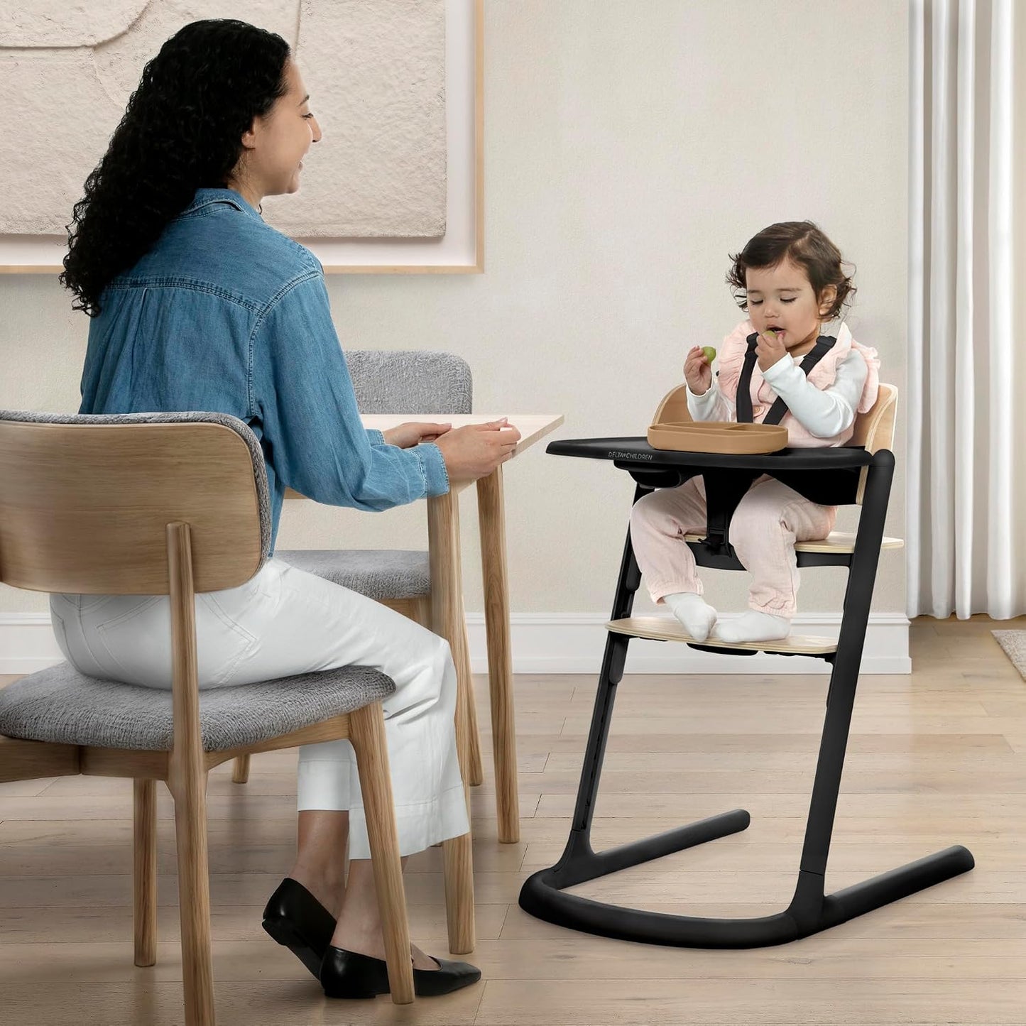 Delta Children Versa - Silla alta ajustable 3 en 1 para bebés y niñ...