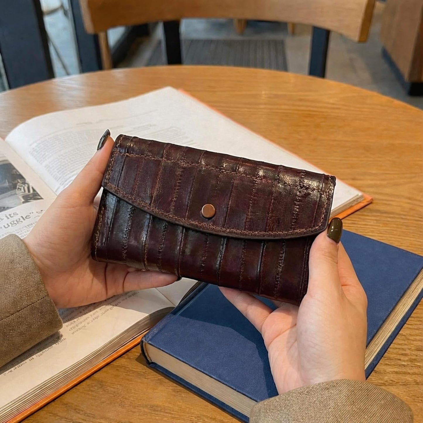 Cartera de mano de piel auténtica de anguila, Marrón