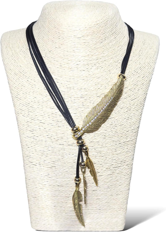 Collar de estilo bohemio con cadena de cuerda y diseño de hojas y p...