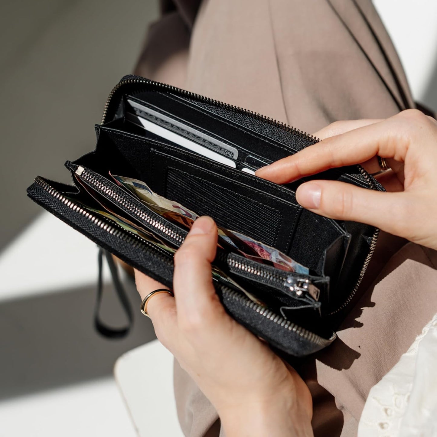 BERLINER BAGS Cartera Lyon de piel auténtica de alta calidad, con b...