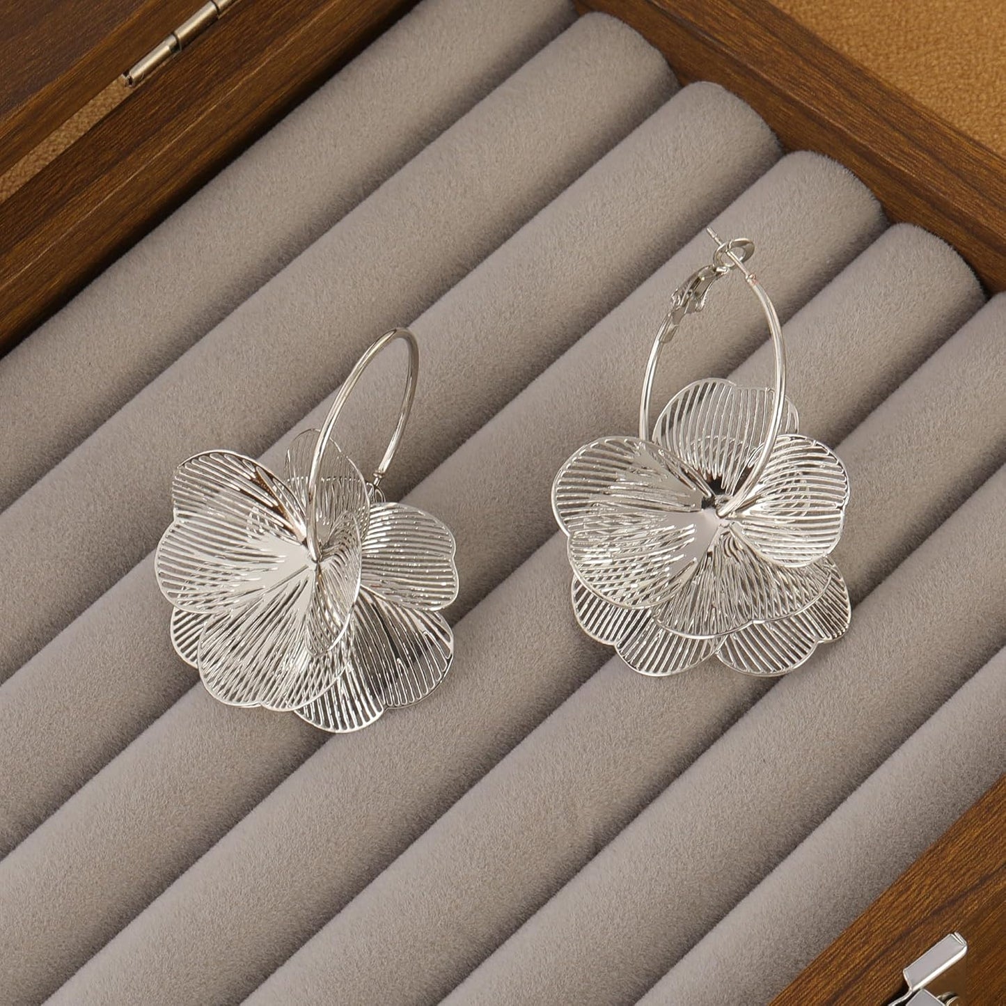 Aretes colgantes de flores para mujer, aretes de aro de moda con di...