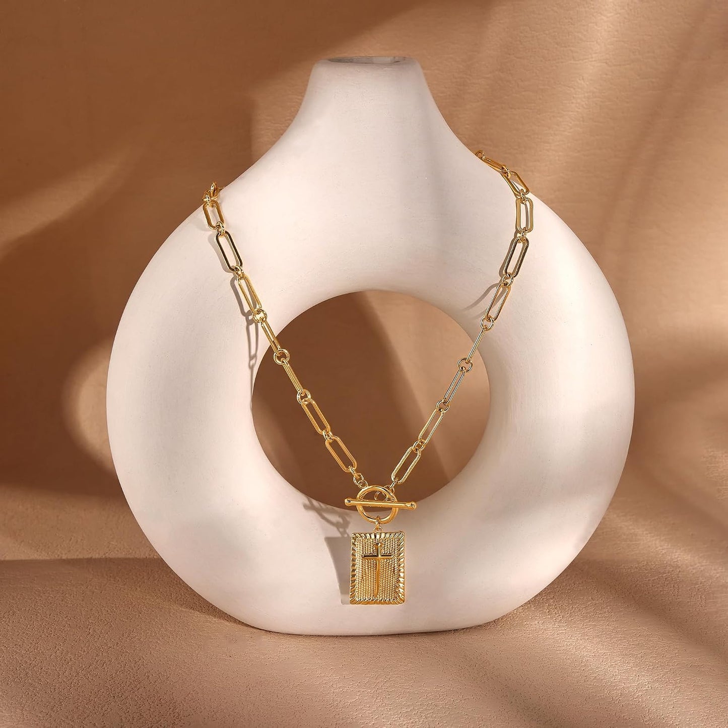 Robaice Collar de cruz chapado en oro de 14 quilates y plata para m...