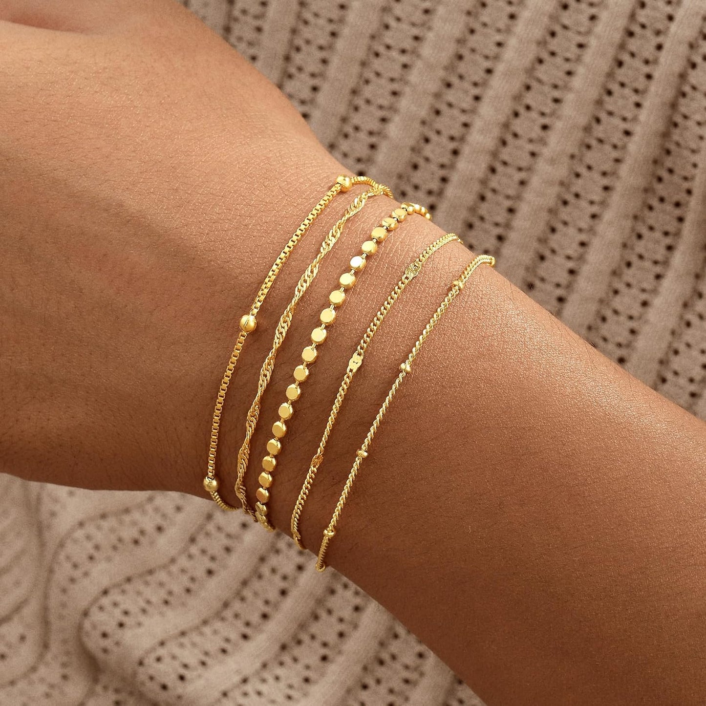 Striviio Pulseras de oro para mujer, chapado en oro de 14 quilates,...