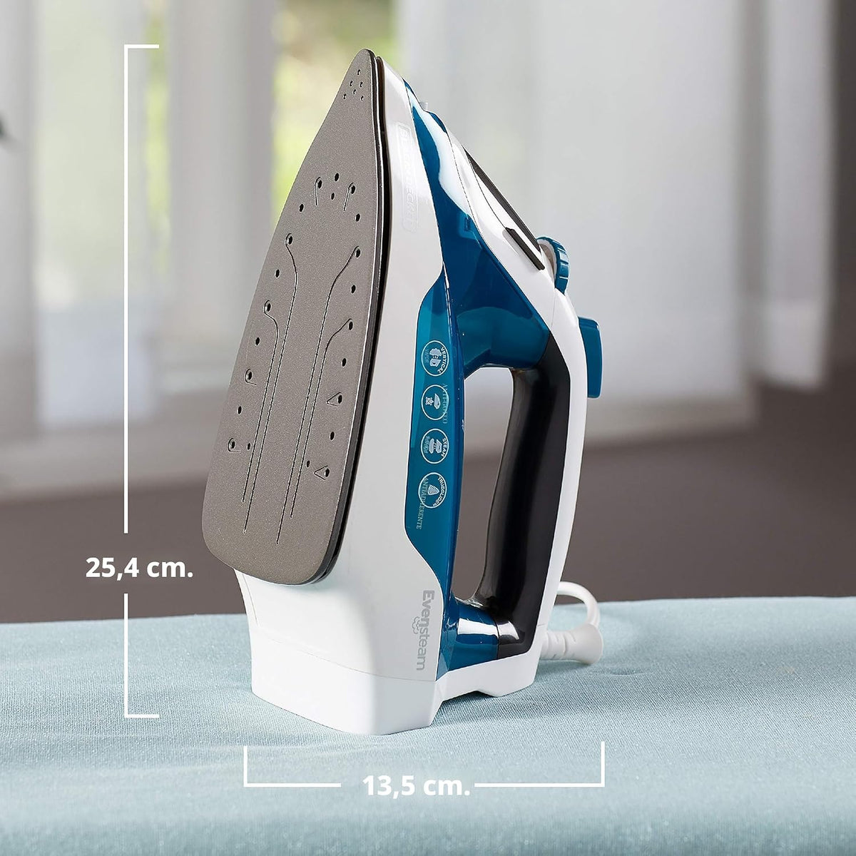 BLACK+DECKER - Plancha de vapor fácil para ropa con tecnología Smar...