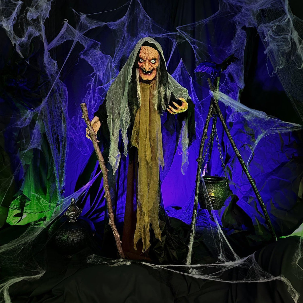 Haunted Hill Farm Bruja parlante aterradora de tamaño real, animatr...