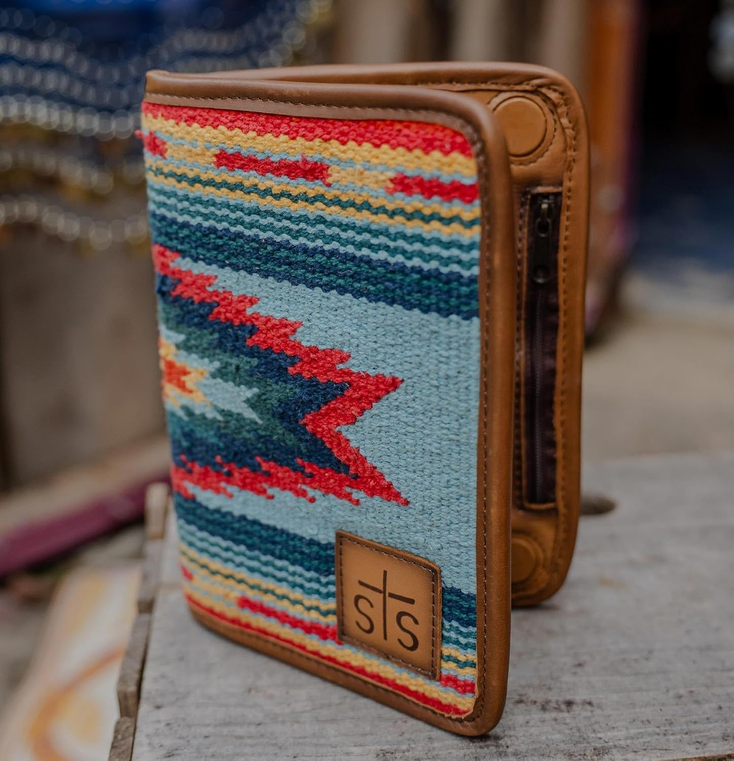 STS Ranchwear Chaynee Valley Serape Cartera magnética de cuero con...