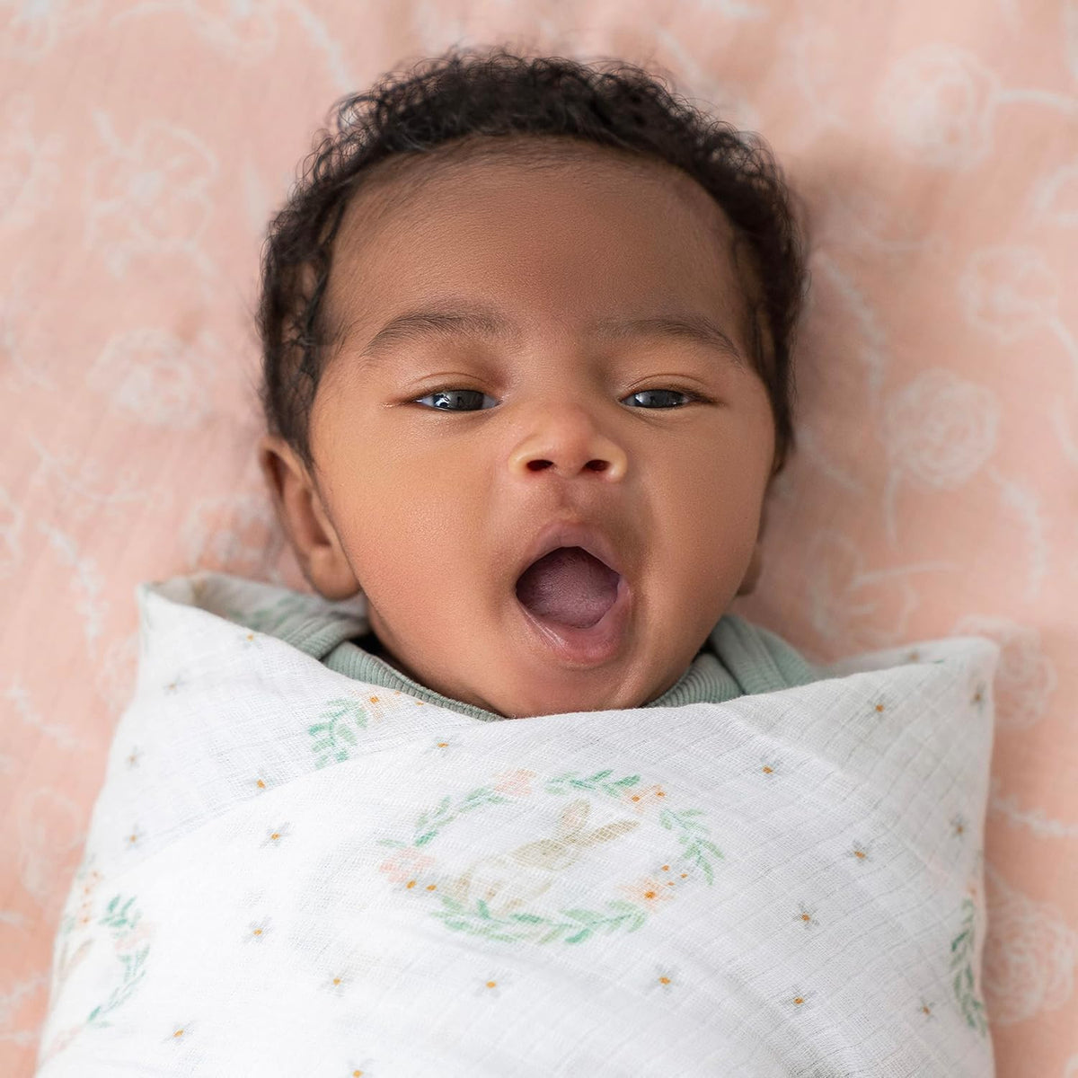 aden + anais Essentials - Mantas de muselina para bebés niñas y niñ...