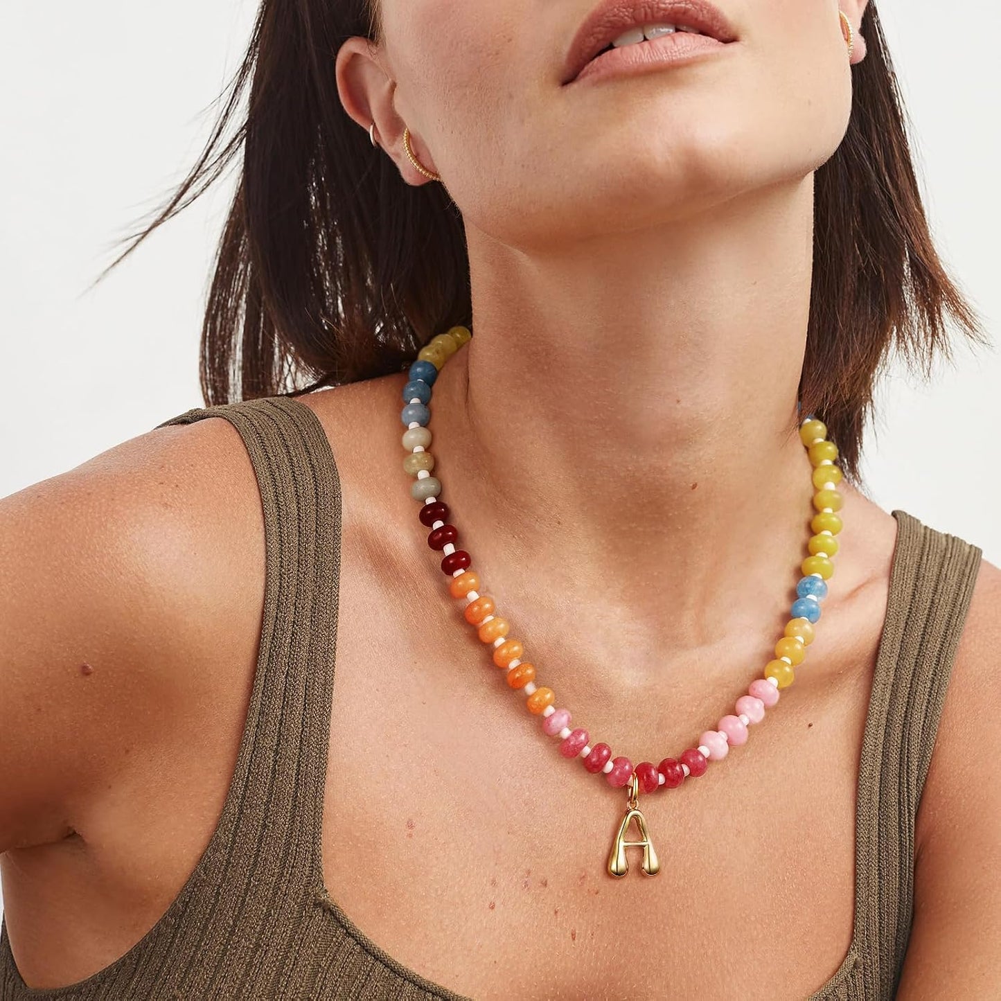 KissYan Collares con inicial para mujer, collar de cuentas de color...