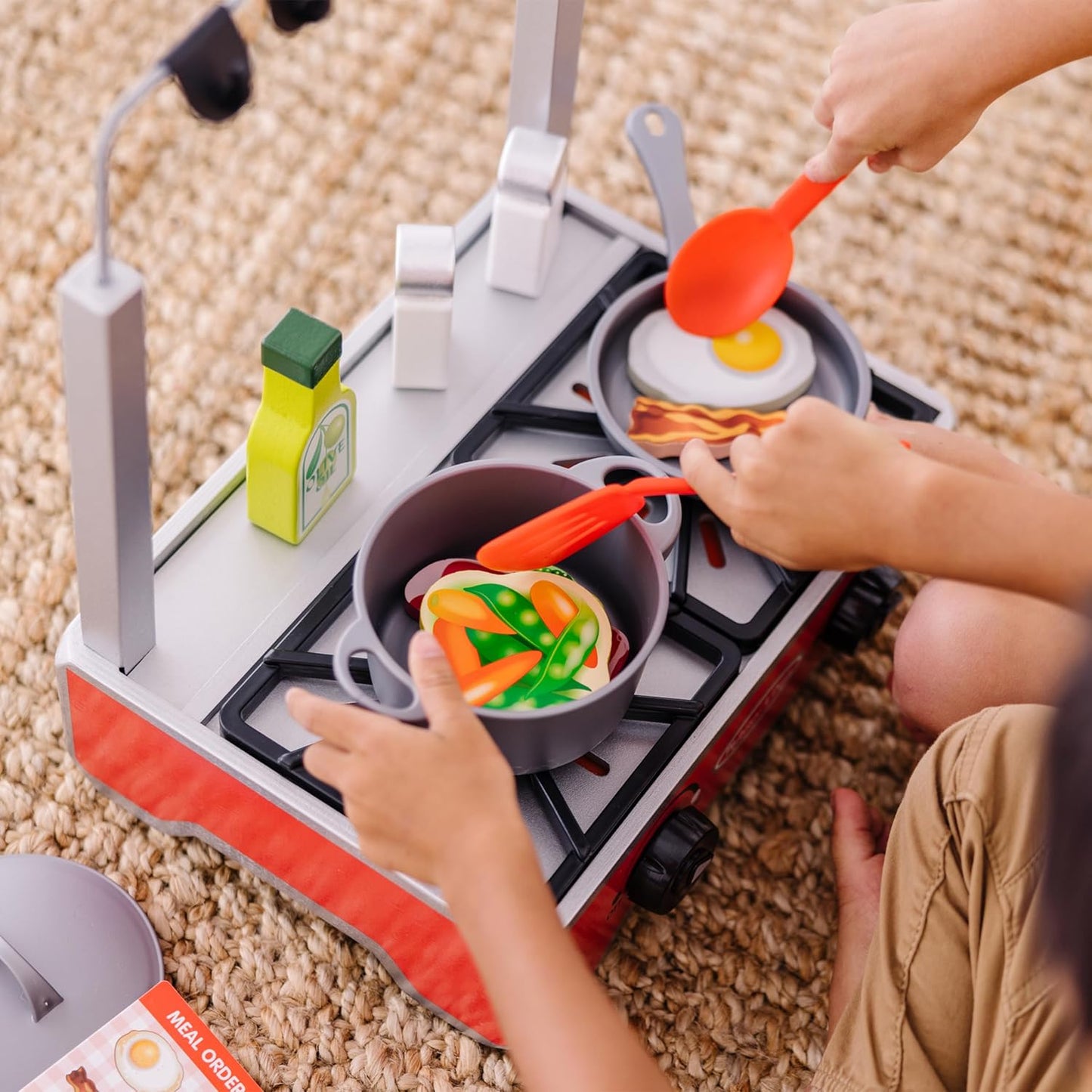 Melissa &amp; Doug Juego de cocina de madera de lujo de 19 piezas c...