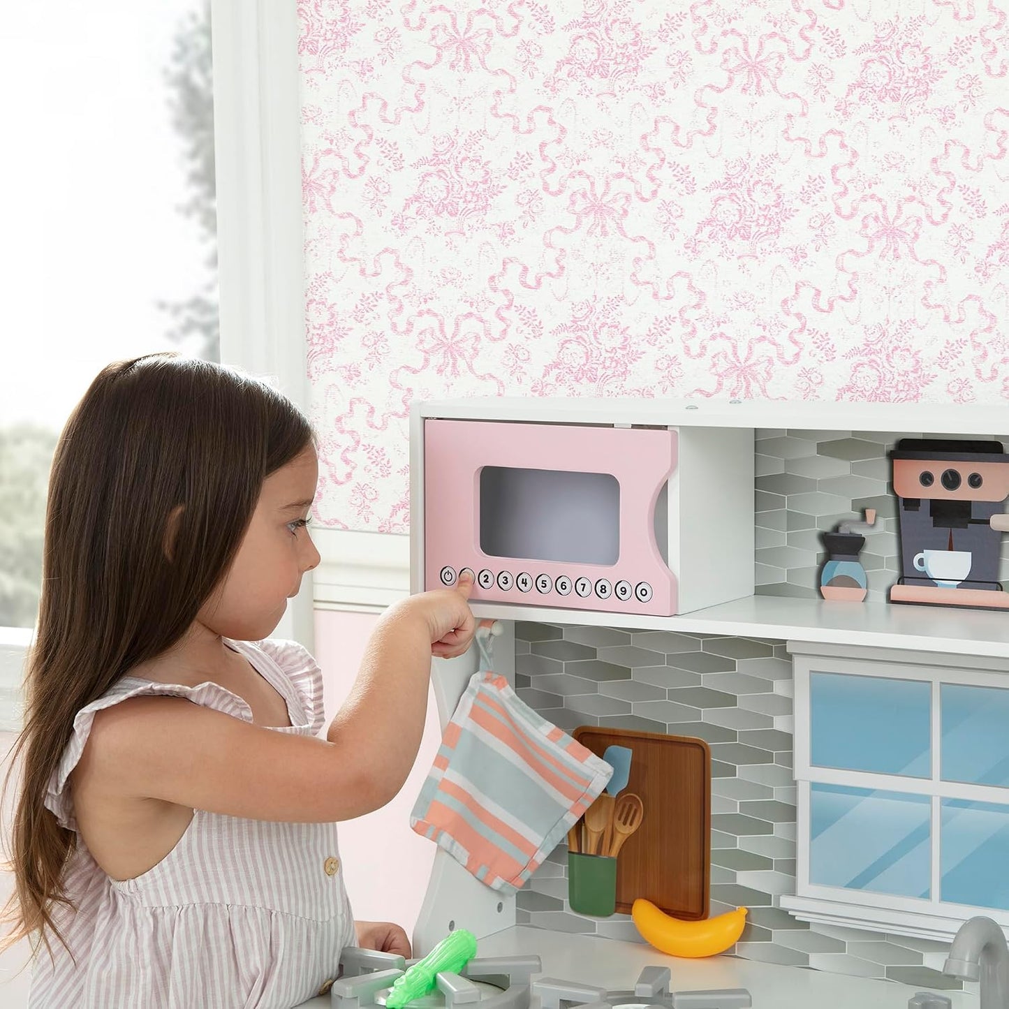 Delta Children Tiny Chef Play Kitchen - Juego de cocina de juguete...