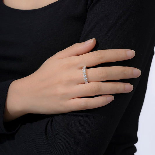 Amazon Essentials Anillo apilable con circonita cúbica chapada en o...