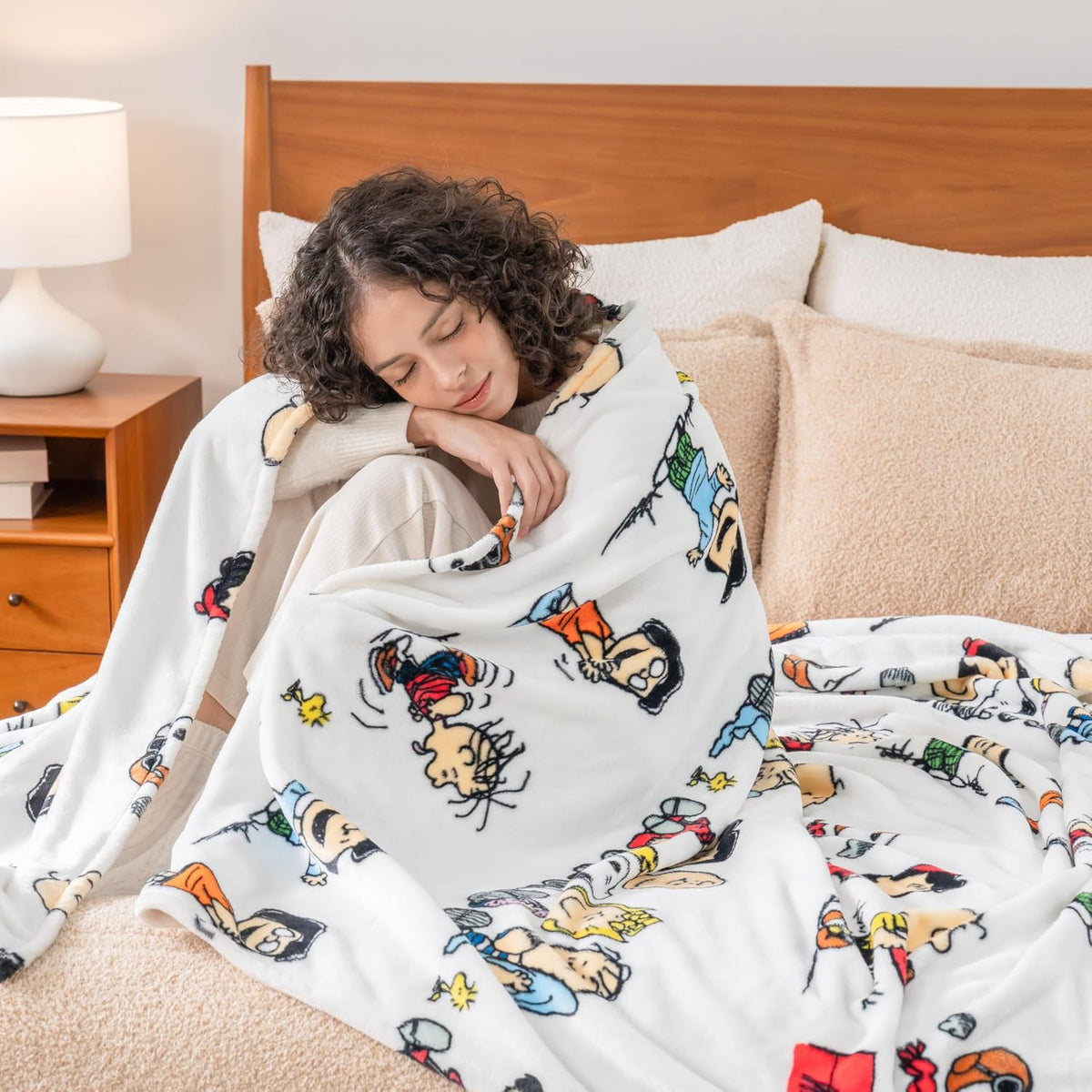 Manta de Berkshire Blanket Peanuts® VelvetLoft® de personaje encant...