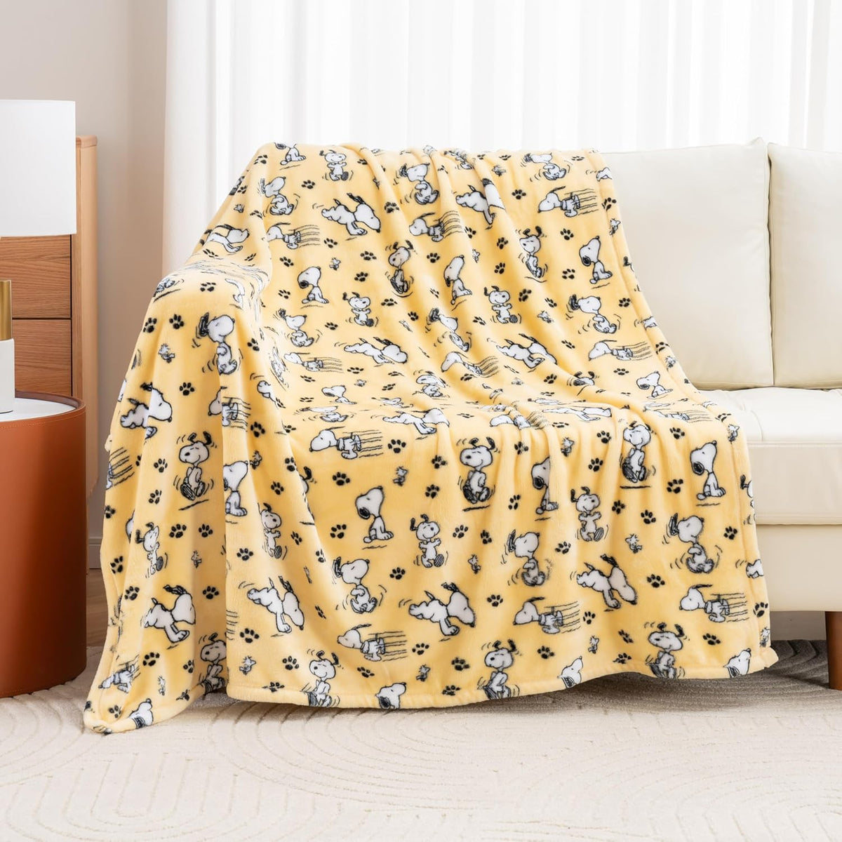 Berkshire Blanket Peanuts® VelvetLoft® Manta de Felpa con Personaje...
