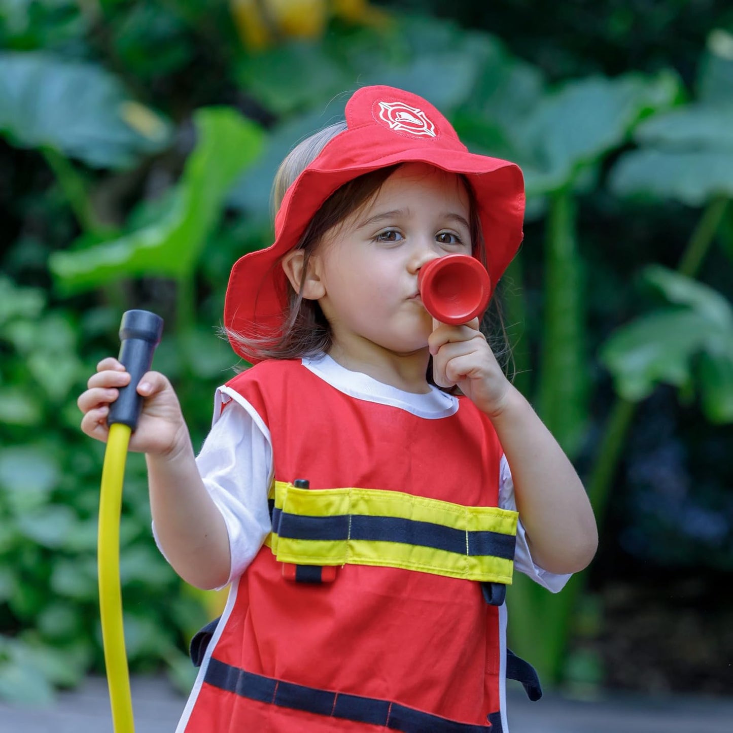 PlanToys® Juego de bomberos con kit de rescate de simulación, casco...