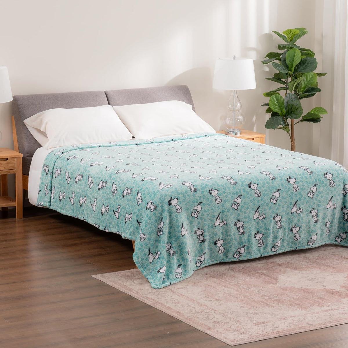 Berkshire Blanket Peanuts® VelvetLoft® Manta de Felpa de Personaje...