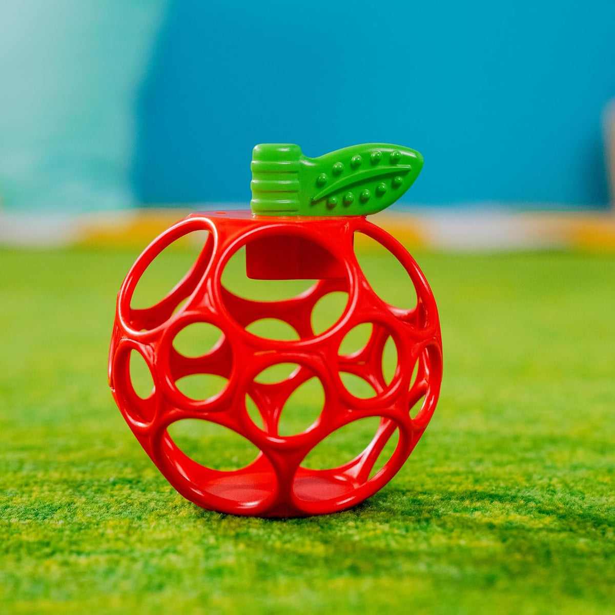 Bright Starts Oball Easy Grasp - Juguete mordedor de manzana roja,...