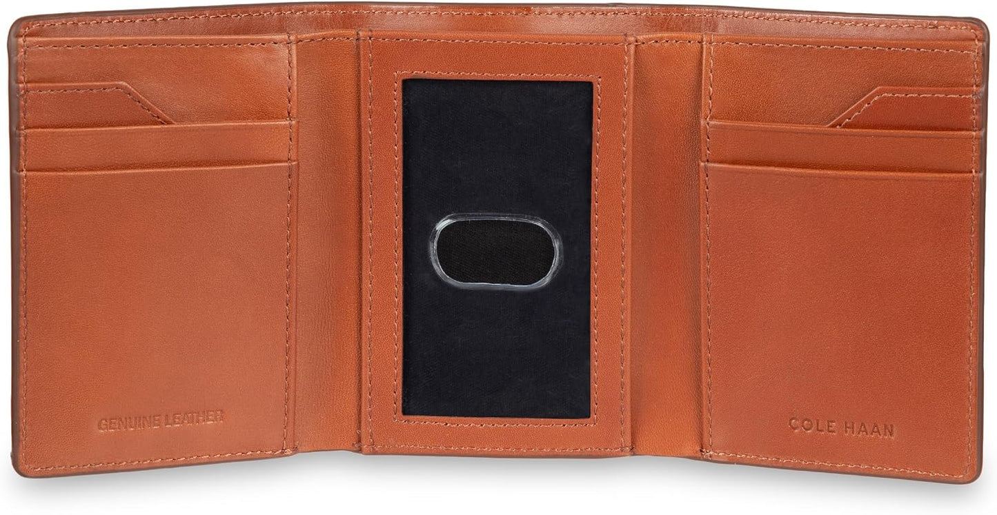 Cole Haan Billetera compacta de cuero para hombre con triple pliegu...