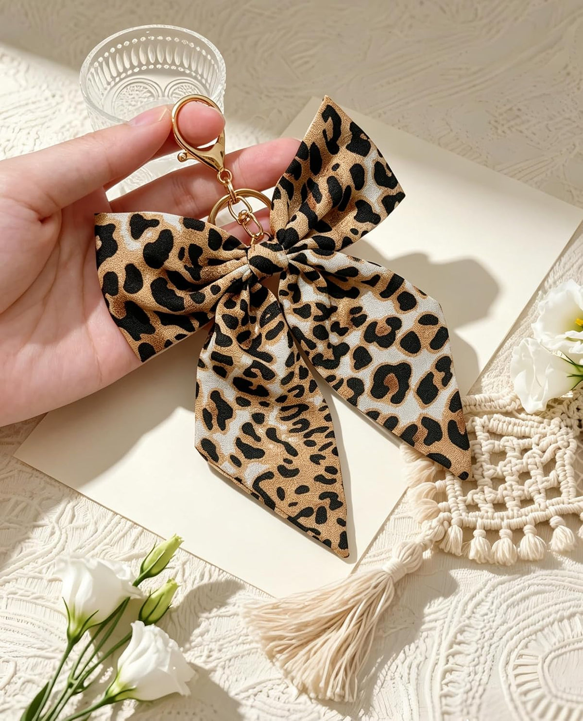 Pithayla Llavero con dije de lazo de leopardo, accesorios para bols...