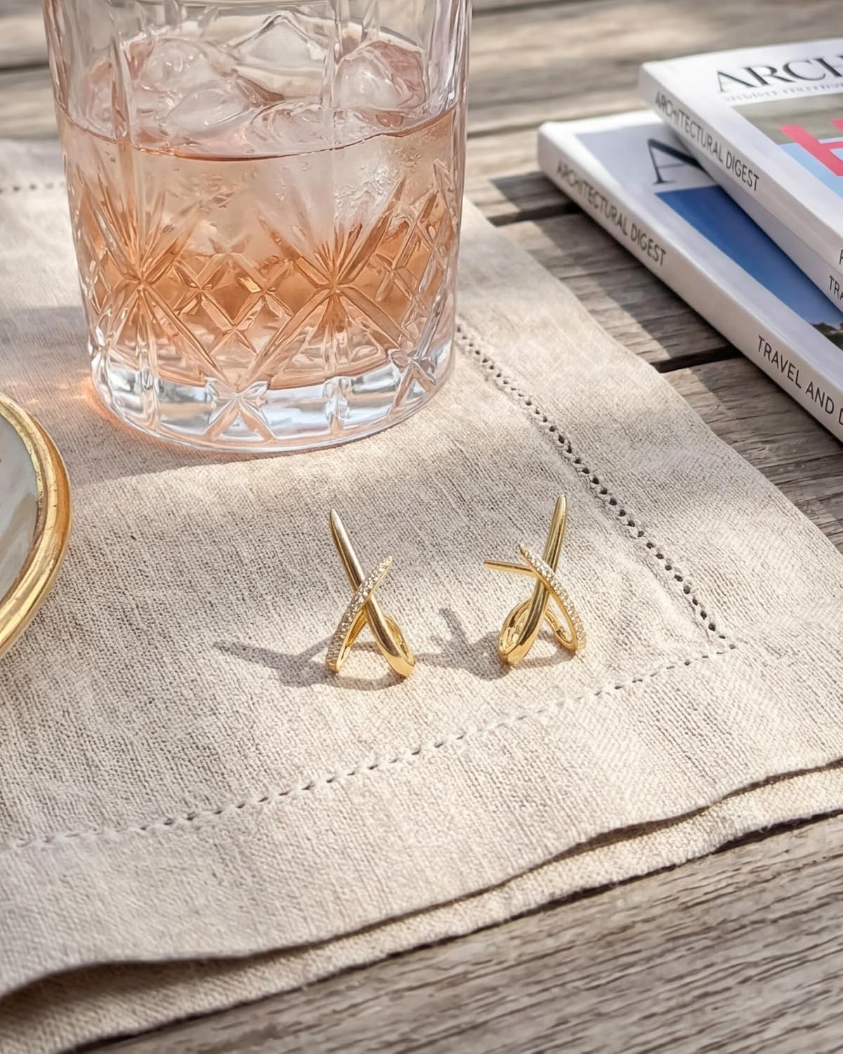 Aretes de oro para mujer a la moda, aretes de tuerca de oro de 14 q...