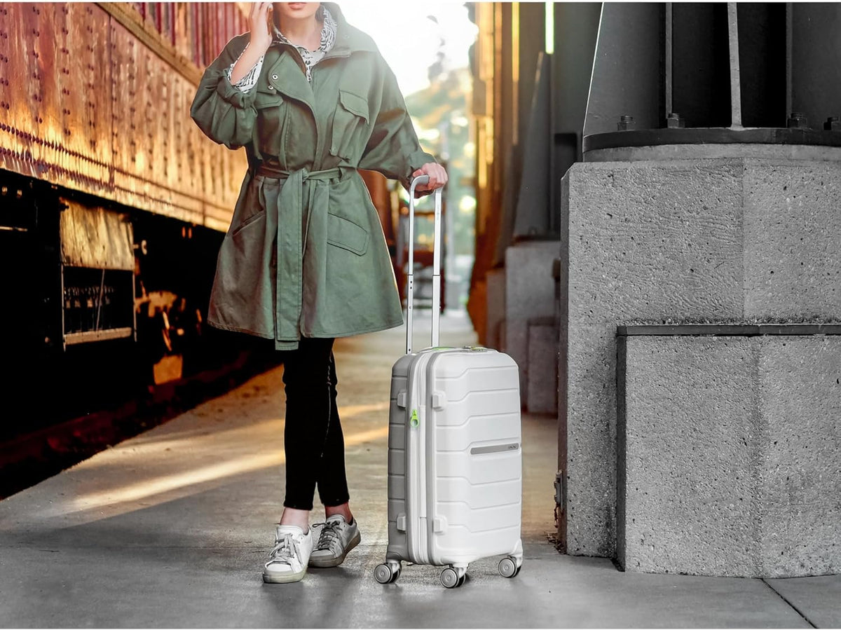 Samsonite Freeform, maleta rígida expandible con ruedas giratorias...