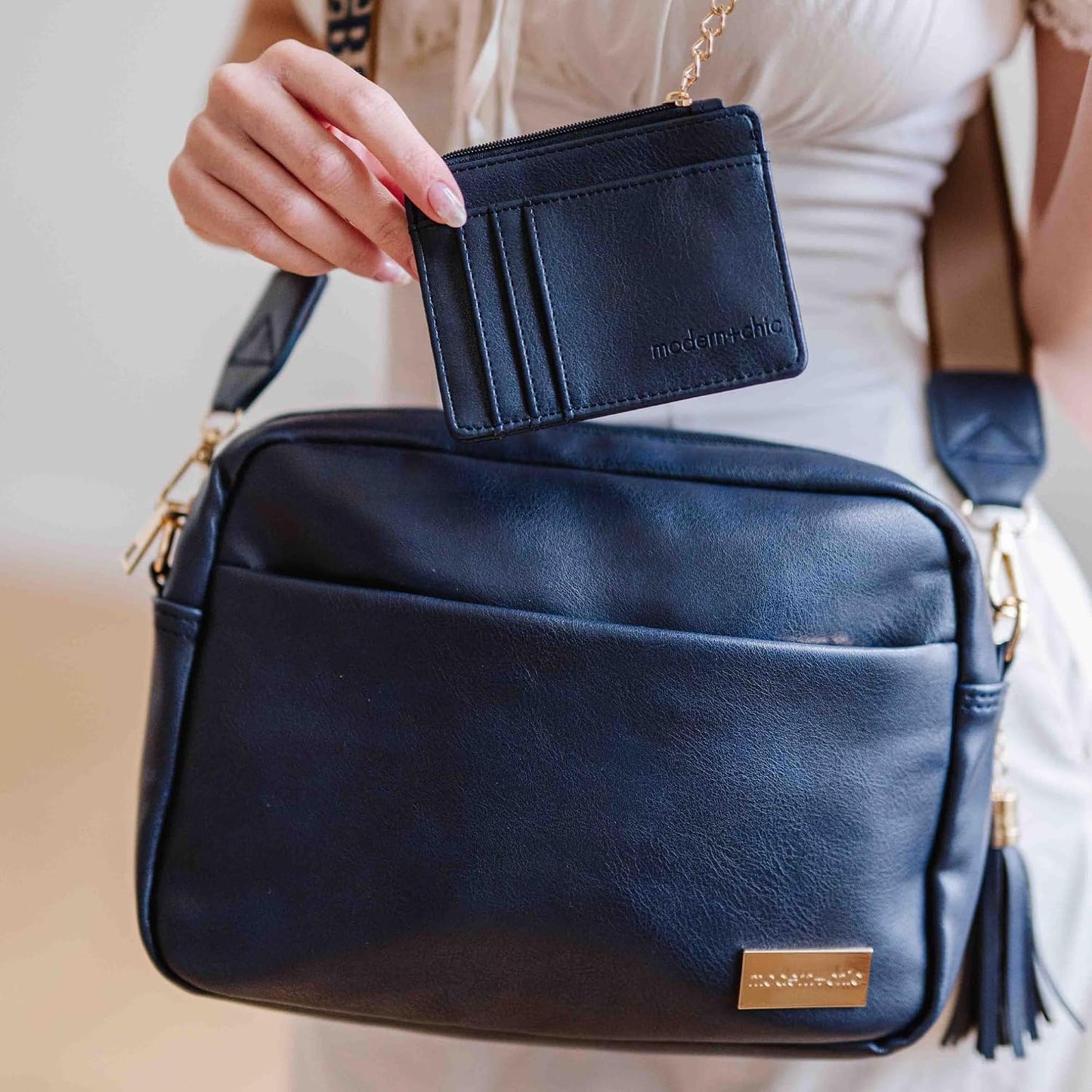 Modern+Chic Bolso cruzado Alice: bolso de cuero vegano con amplios...