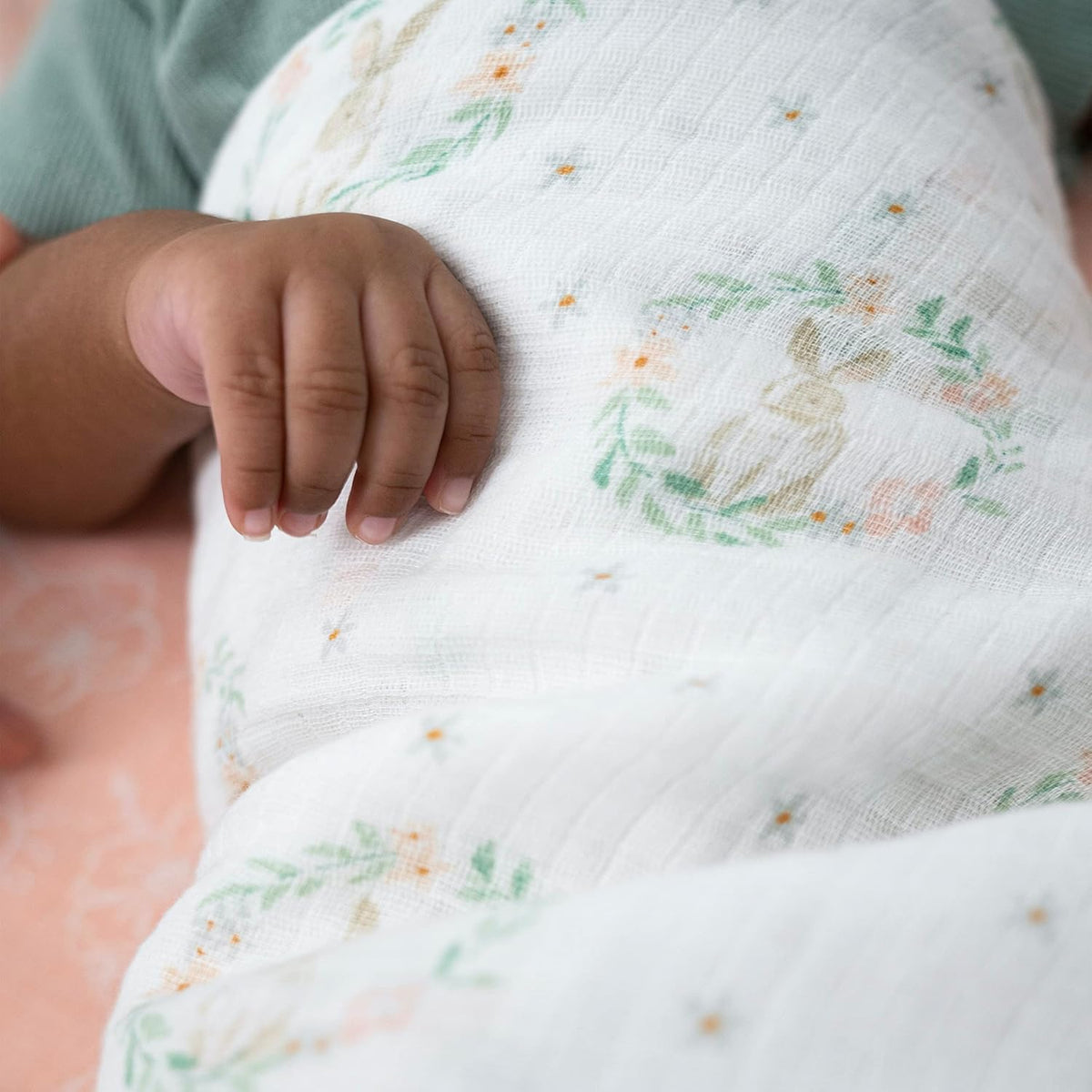 aden + anais Essentials - Mantas de muselina para bebés niñas y niñ...
