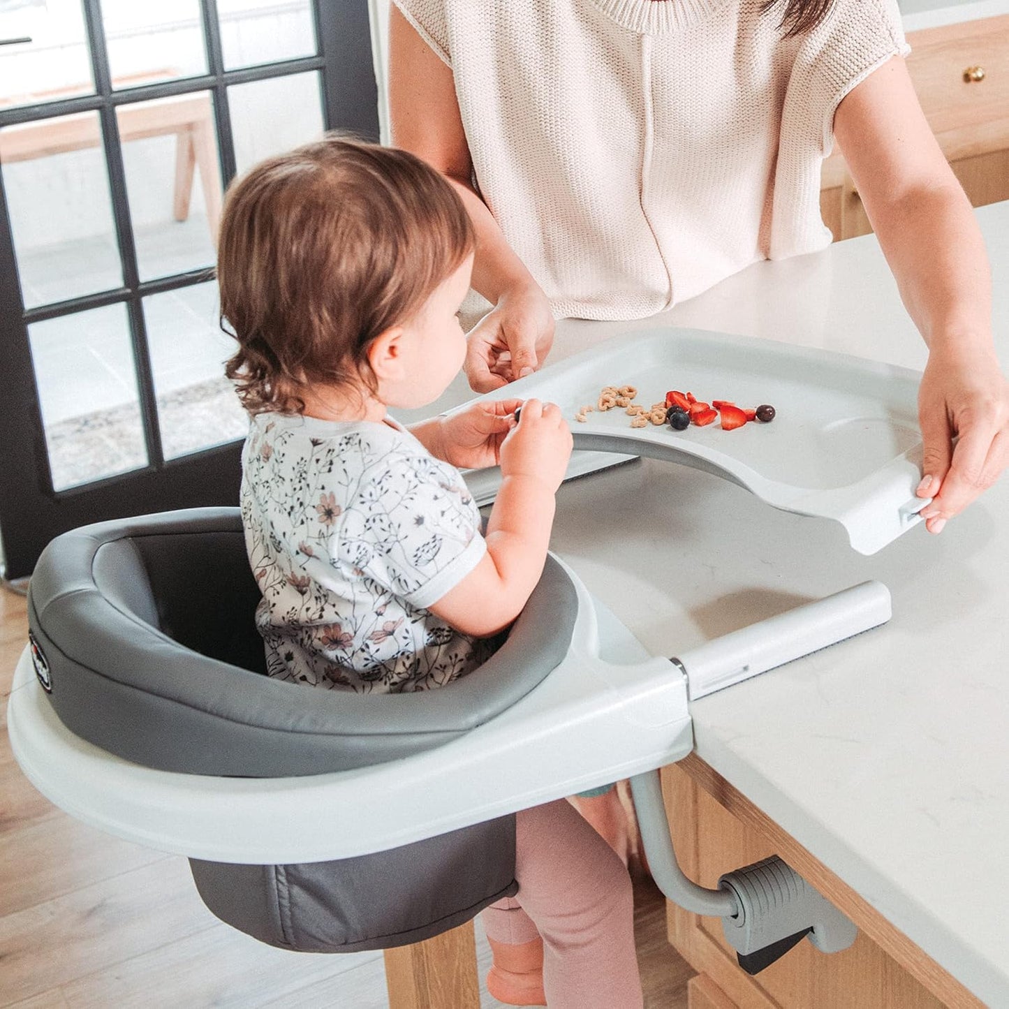 Chicco Silla alta de gancho para bebés y niños pequeños, portátil |...
