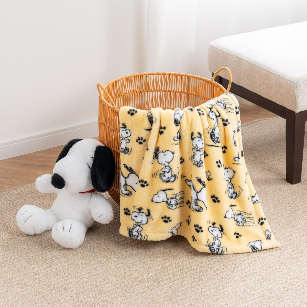 Berkshire Blanket Peanuts® VelvetLoft® Manta de Felpa con Personaje...