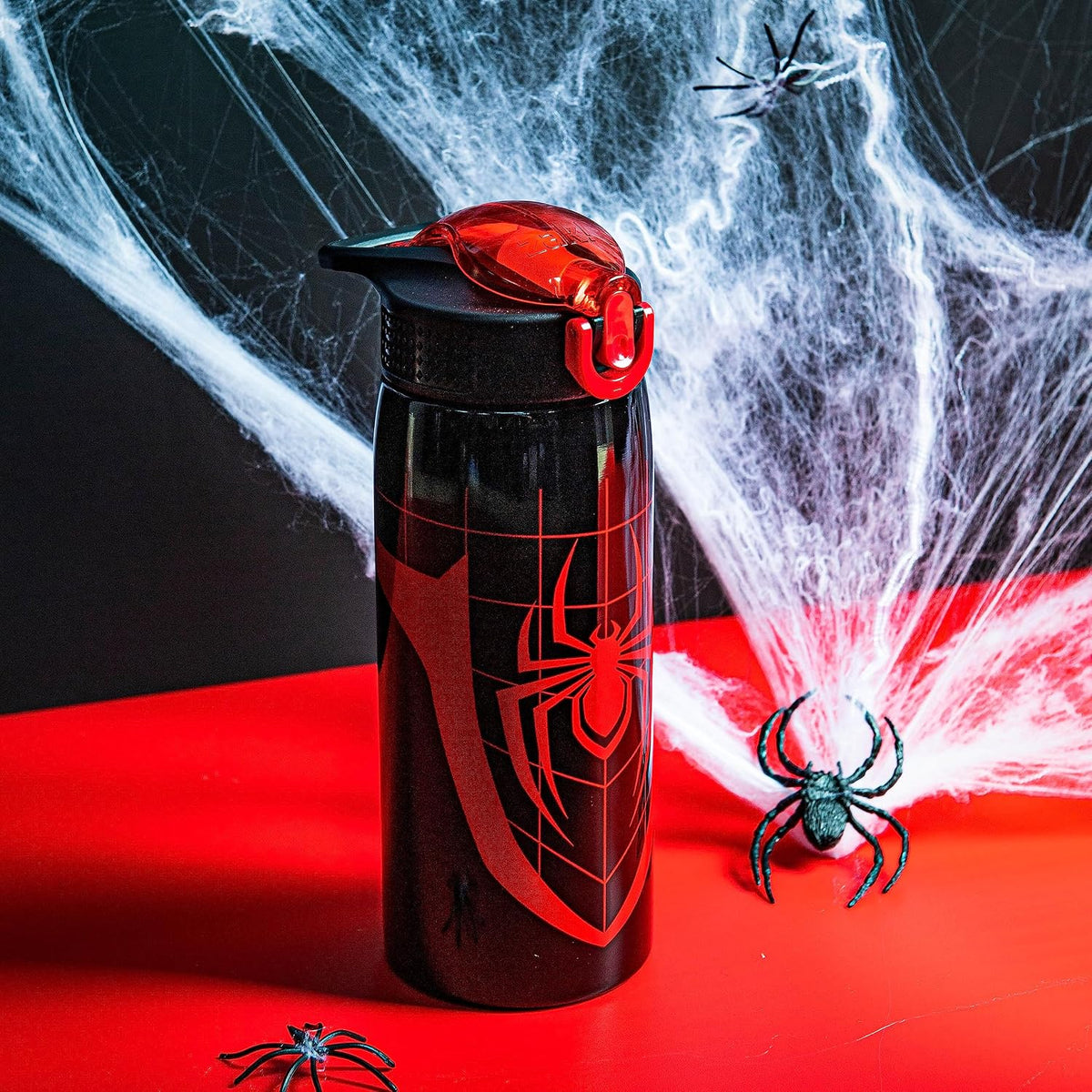 Zak Designs Botella de agua Marvel Spider-Man para viajes y en casa...