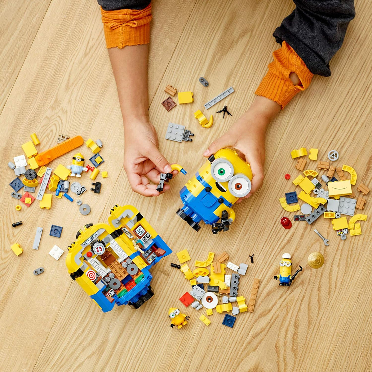 LEGO Minions: El surgimiento de Gru: Minions construidos con ladril...