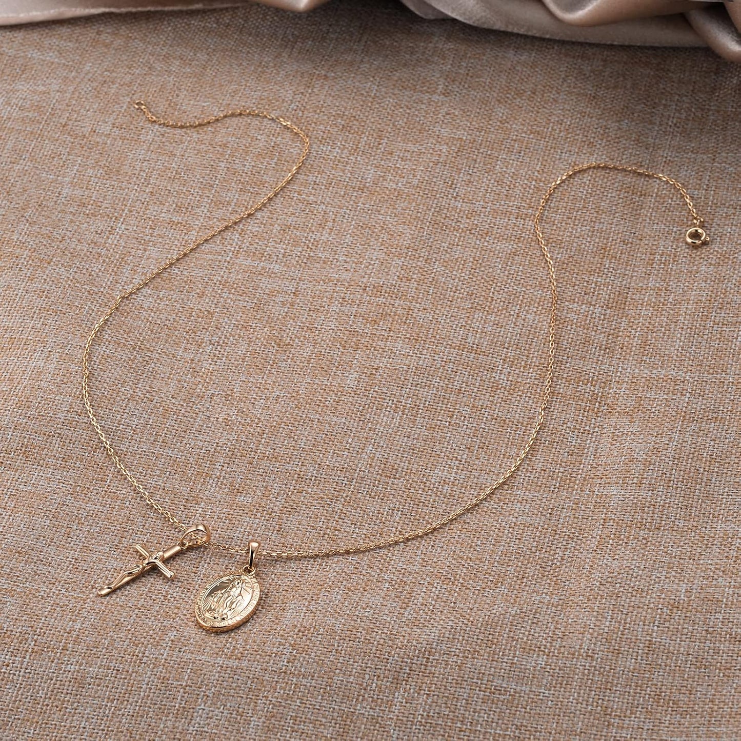 Collares de cruz de oro AllenCOCO para mujer, collares con crucifij...