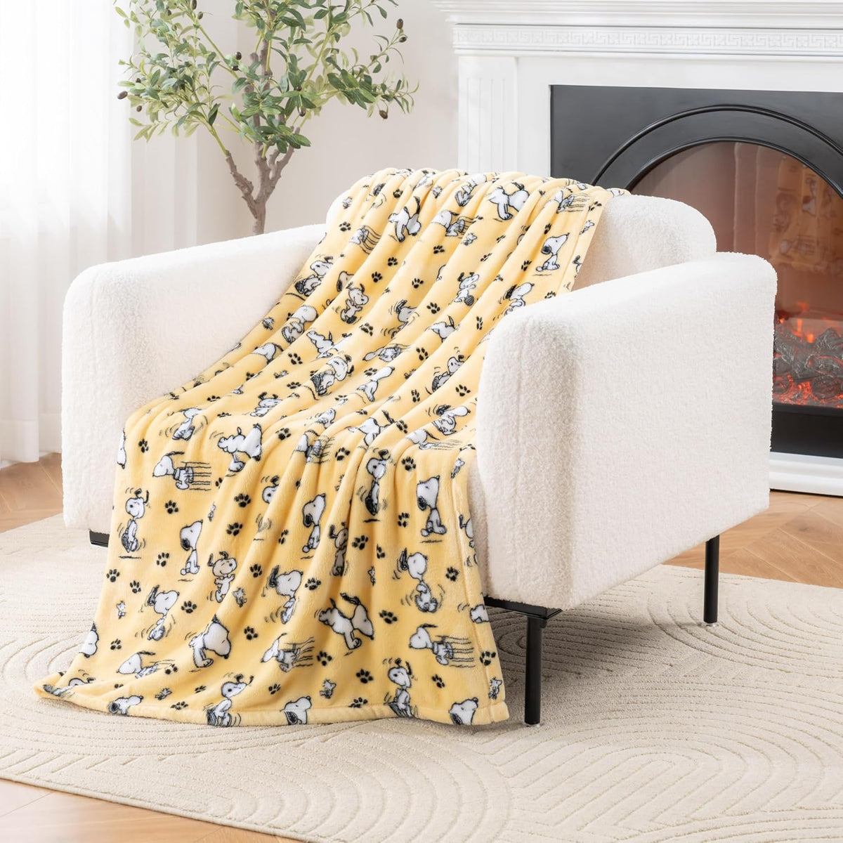 Berkshire Blanket Peanuts® VelvetLoft® Manta de Felpa con Personaje...