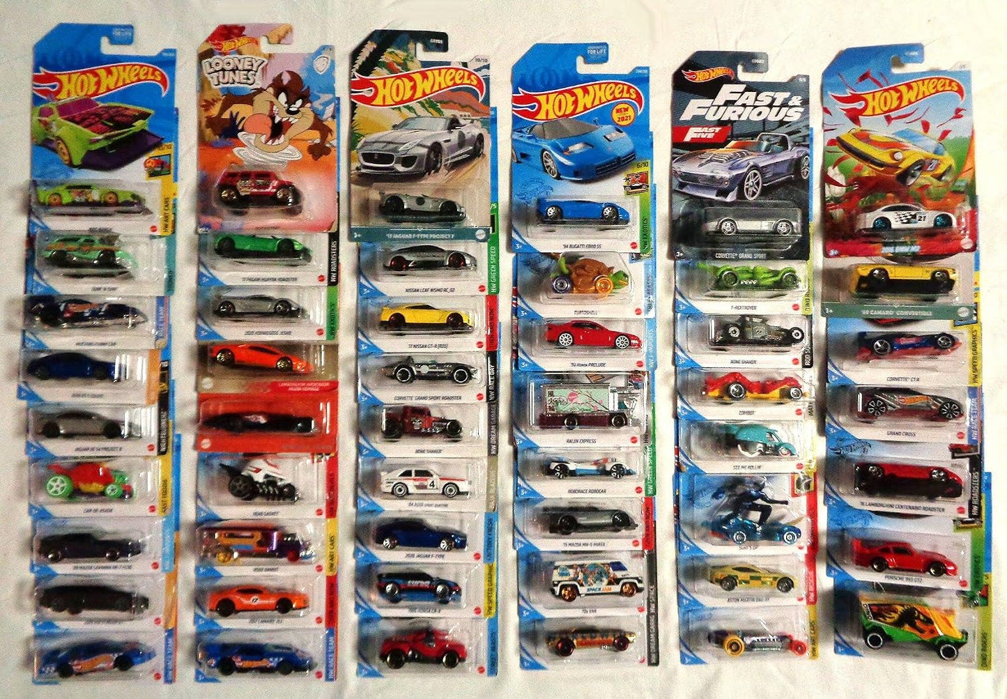 Surtido de 50 diferentes hotwheels fundidos a presión para automóvi...