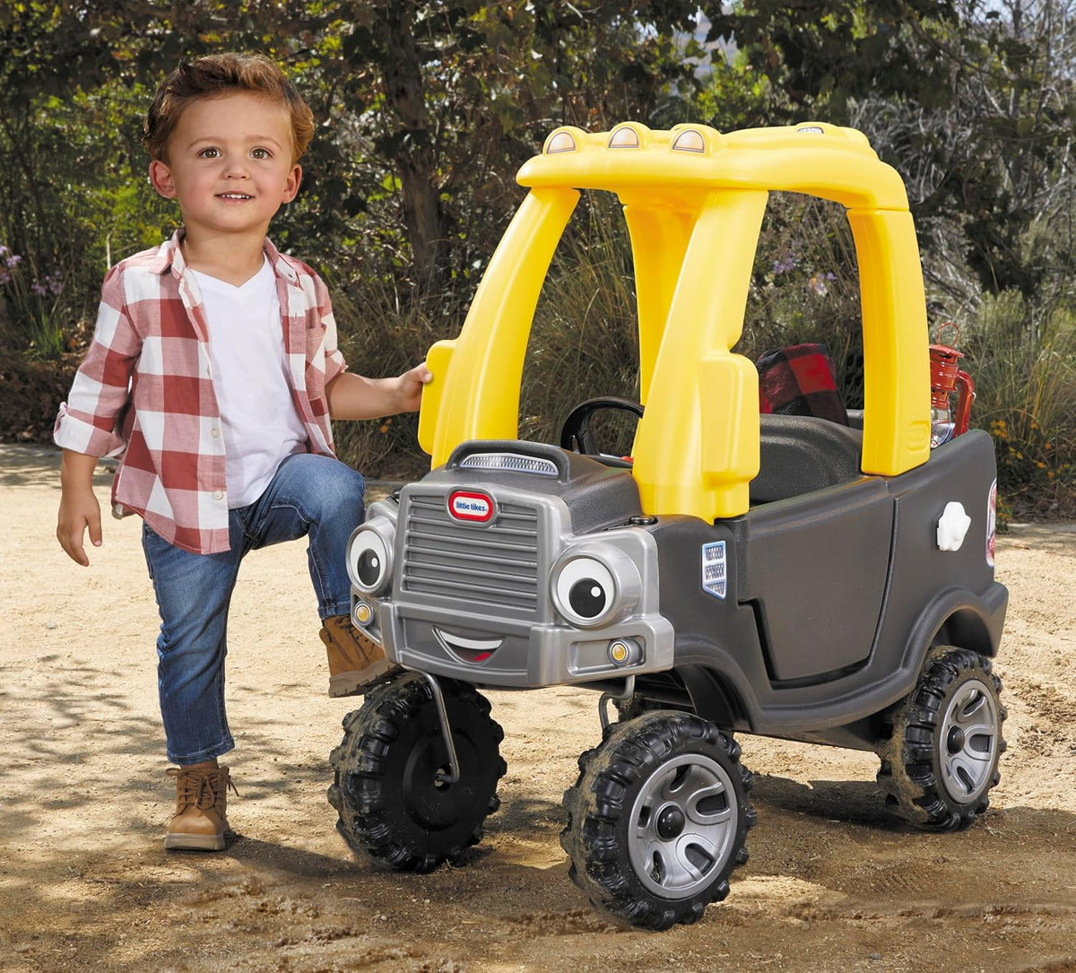 Little Tikes \u2013 Camión acogedor para montar en color negro