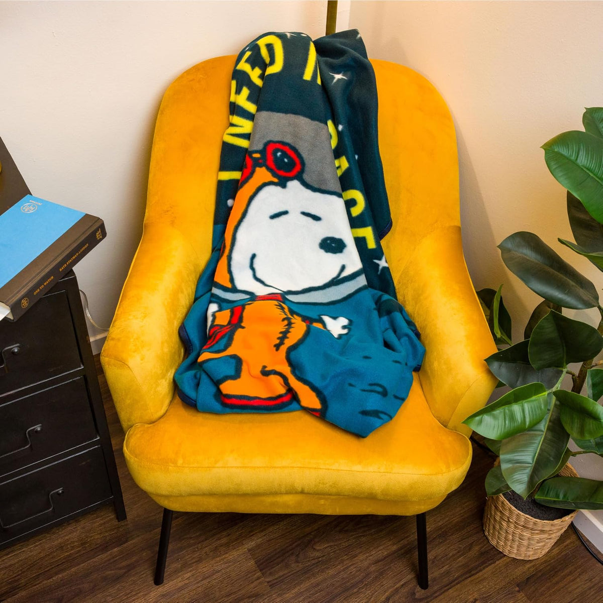 Manta de forro polar Silver Buffalo Peanuts Snoopy Necesito mi espa...