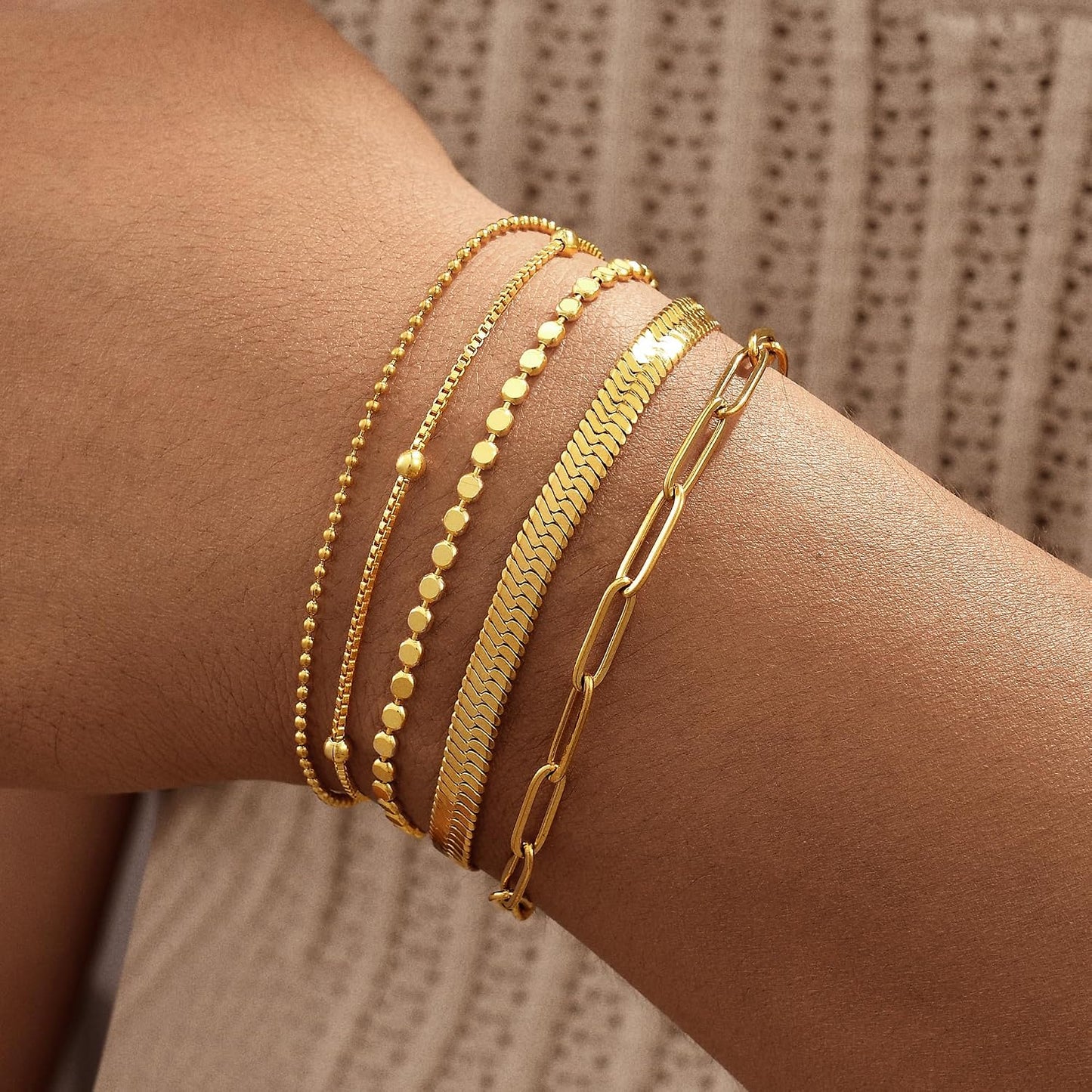 Striviio Pulseras de oro para mujer, chapado en oro de 14 quilates,...