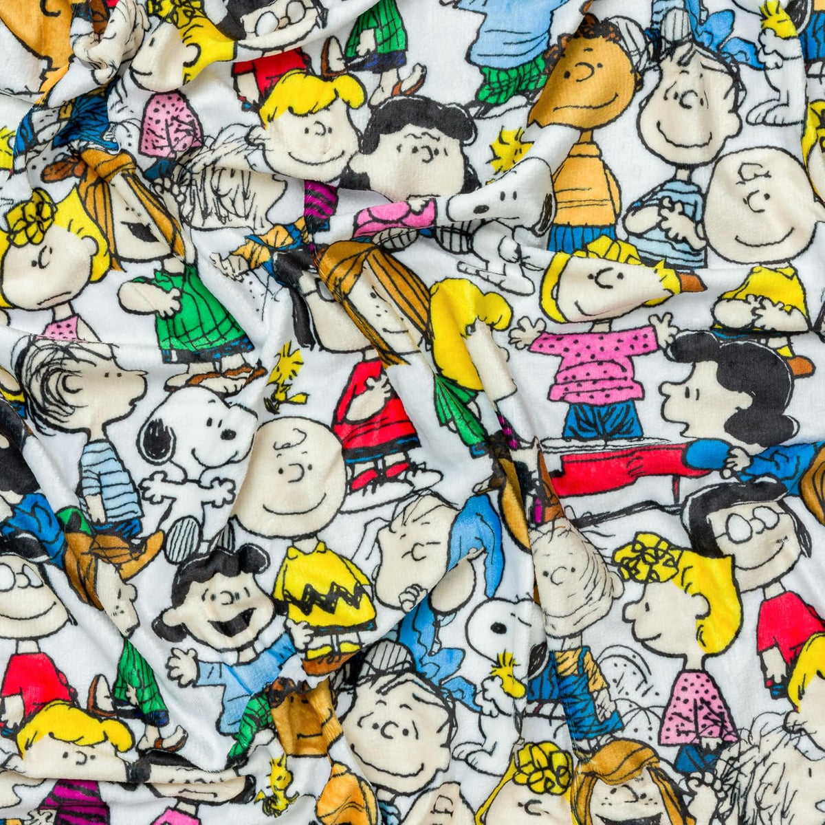 Silver Buffalo Peanuts With Snoopy, Charlie Brown, Lucy, Linus, Sal...