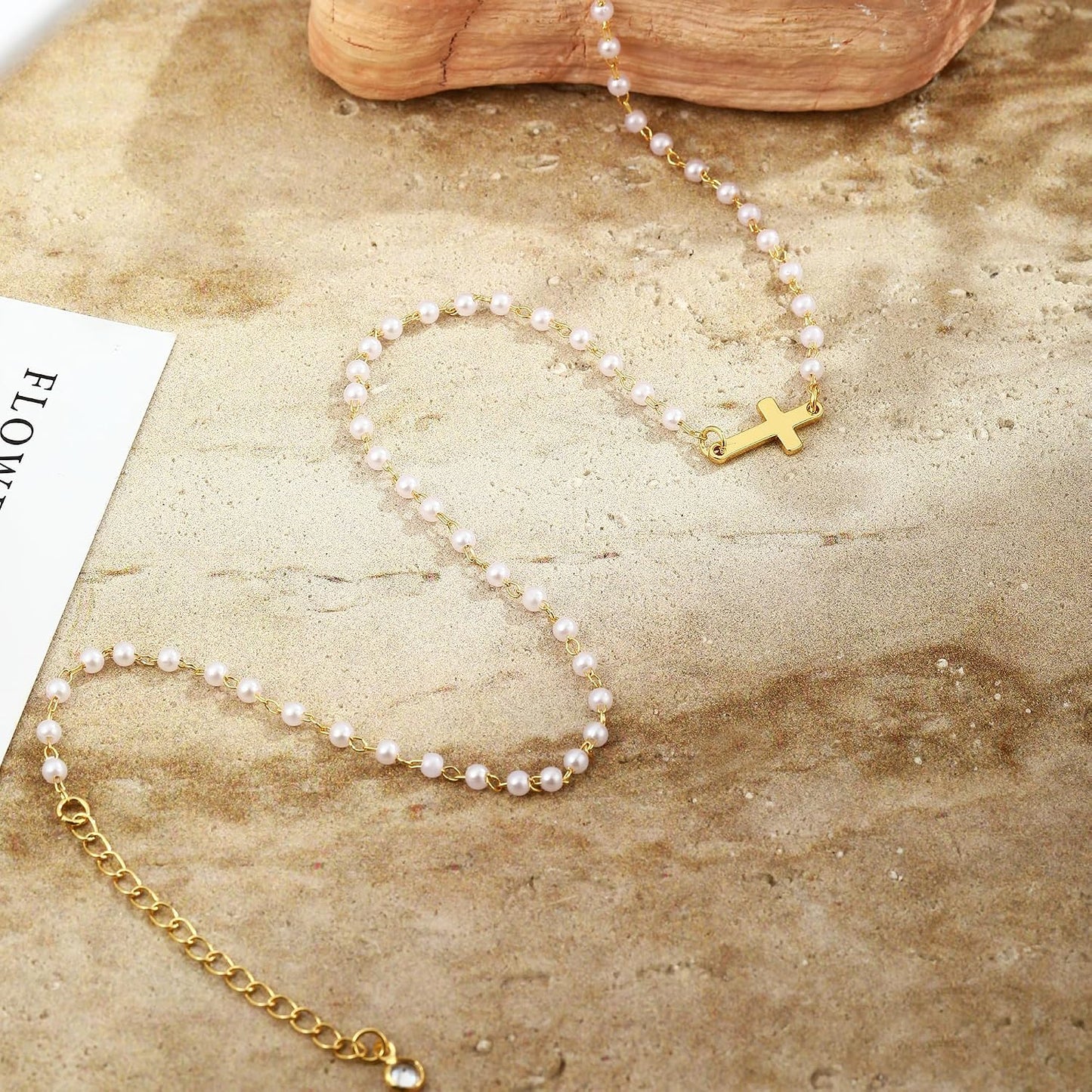 VIROMY Collar de Perlas en Capas con Cruz Dorada para Mujeres - Col...