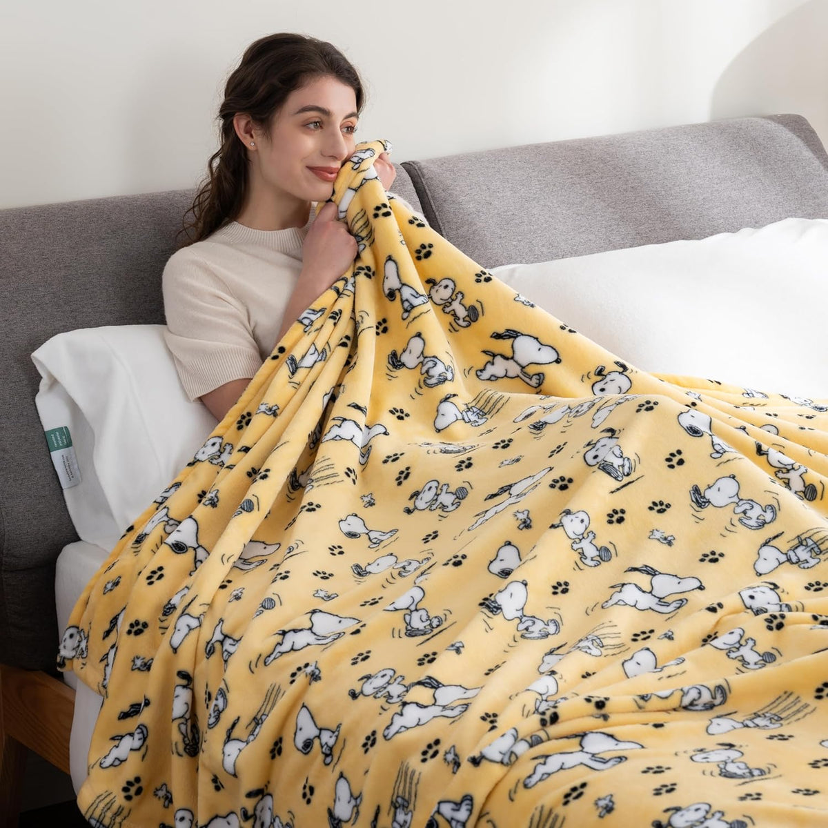 Berkshire Blanket Peanuts® VelvetLoft® Manta de Felpa de Personaje...