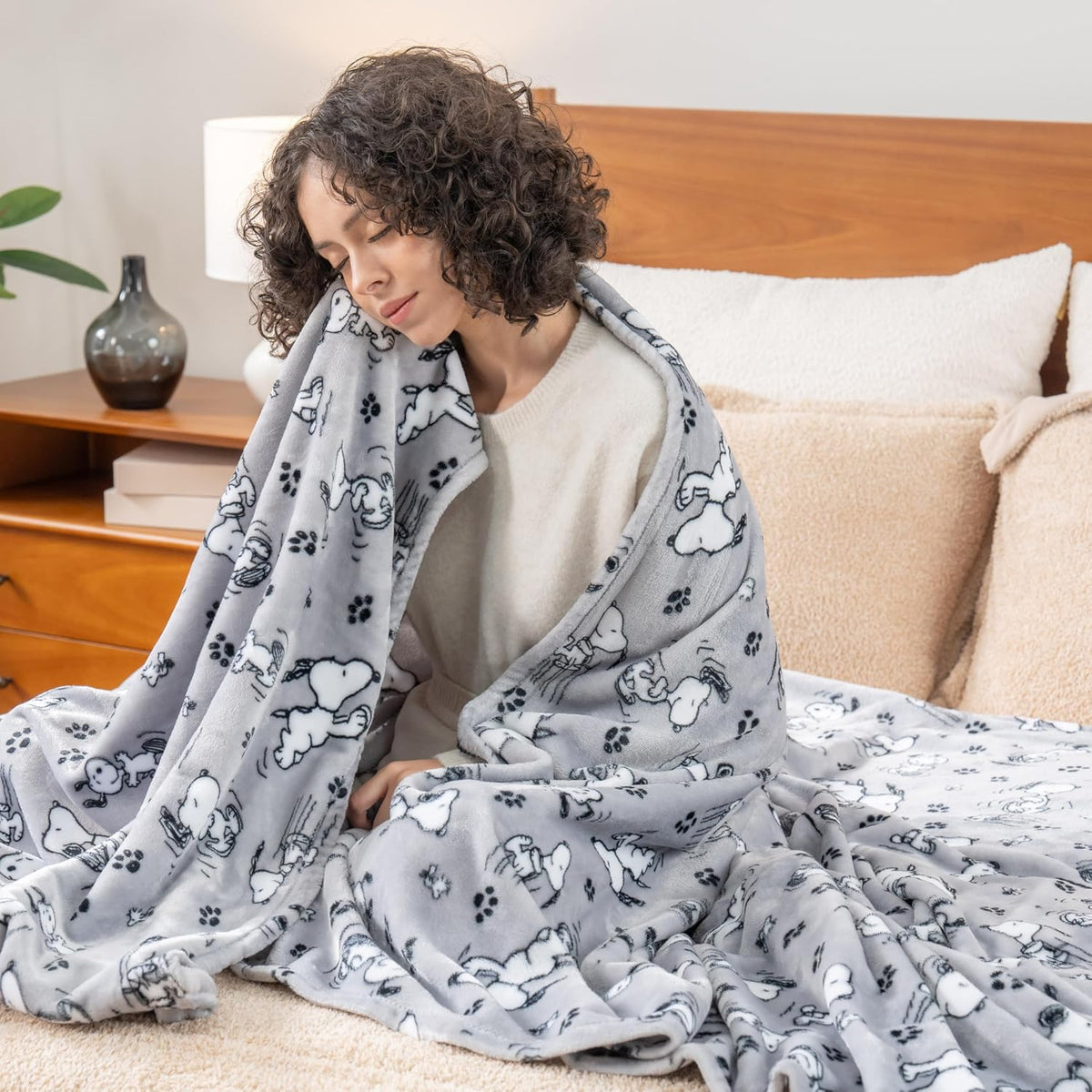 Berkshire Blanket Manta de Snoopy® de terciopelo VelvetLoft® de Pea...