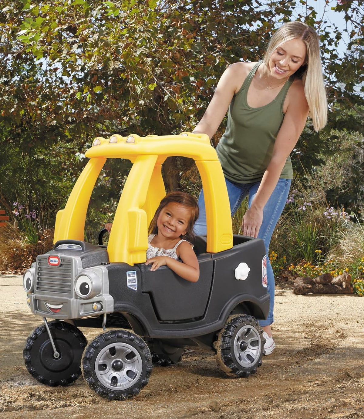 Little Tikes \u2013 Camión acogedor para montar en color negro