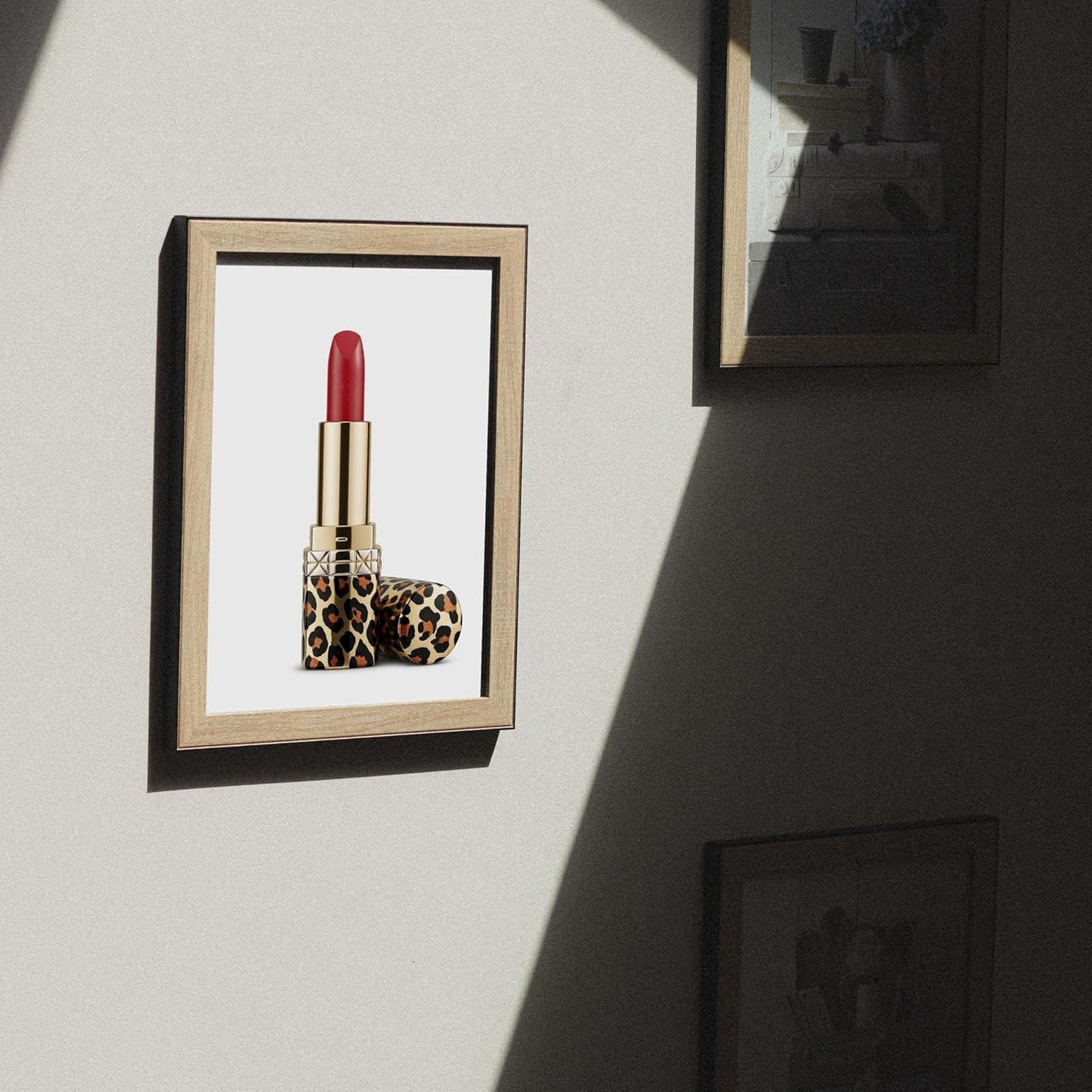InkFlow - Póster de lápiz labial de lujo, elegante arte de pared de...