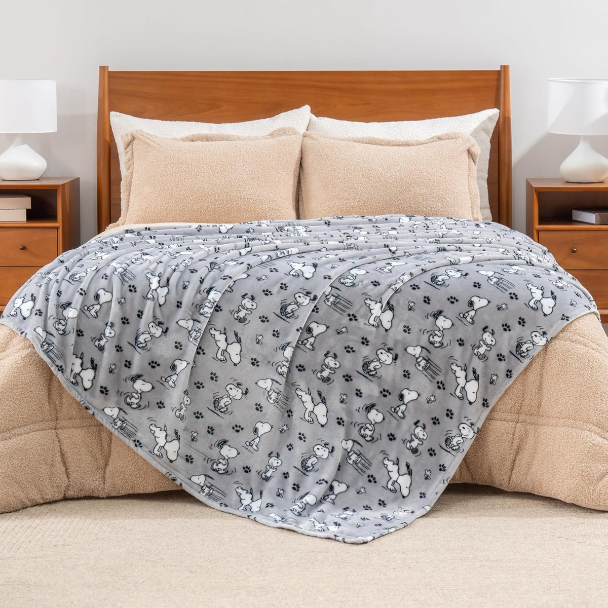 Berkshire Blanket Manta de Snoopy® de terciopelo VelvetLoft® de Pea...